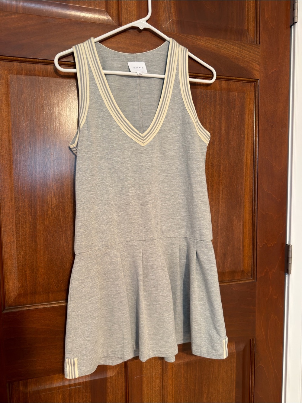 Sundays Gray V-Neck Sleeveless Tennis Dress with Cream Trim XS